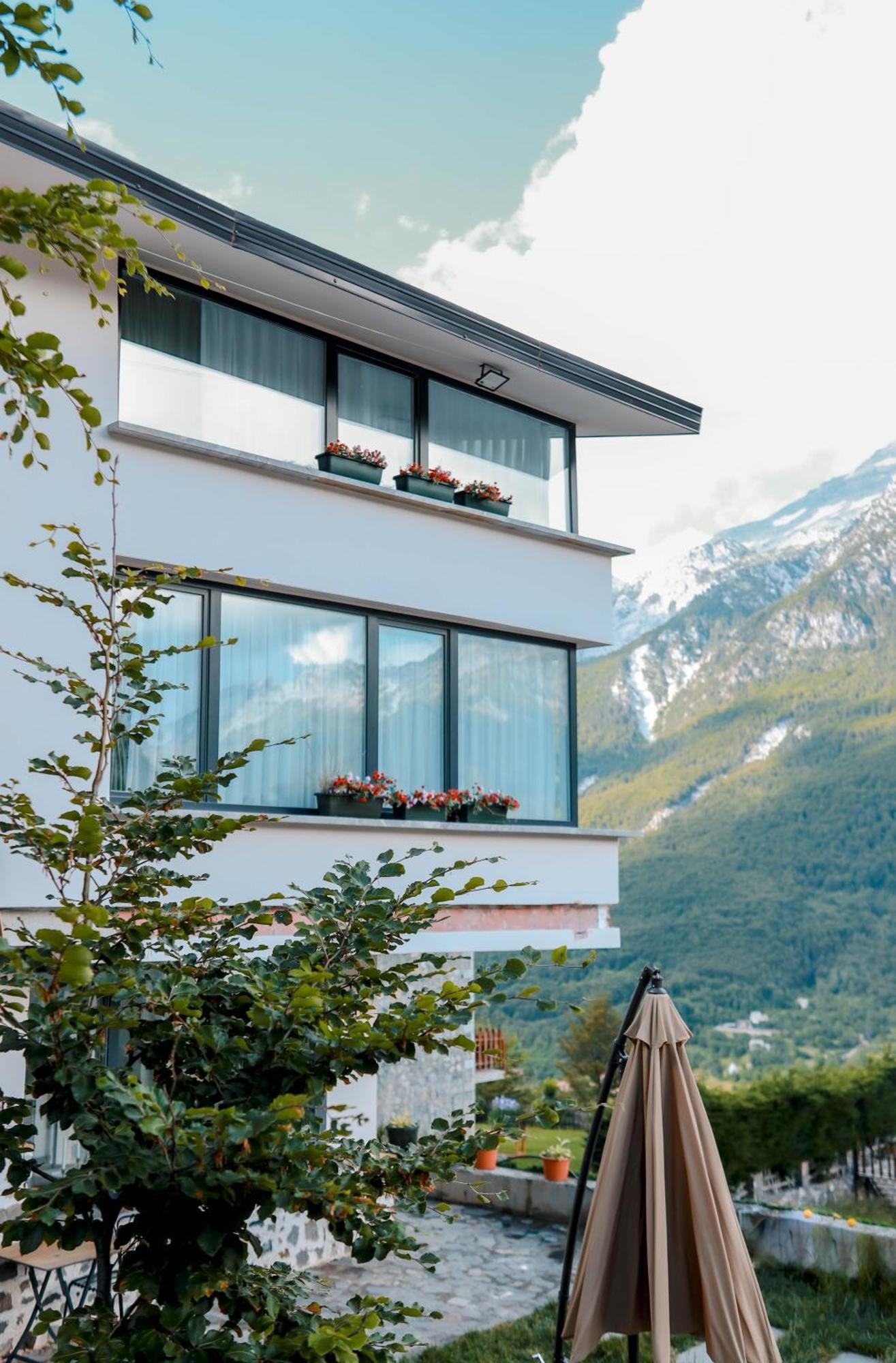 Hotel Thethi Exterior photo