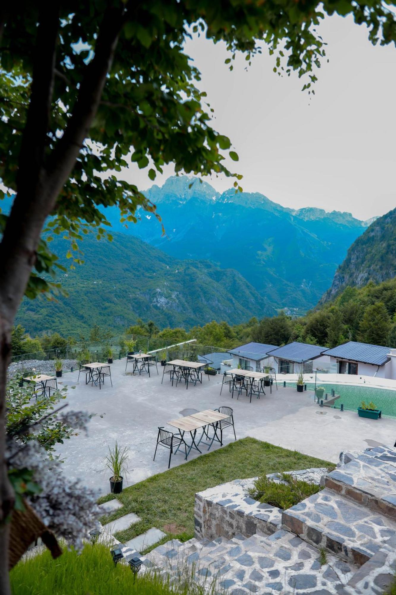 Hotel Thethi Exterior photo
